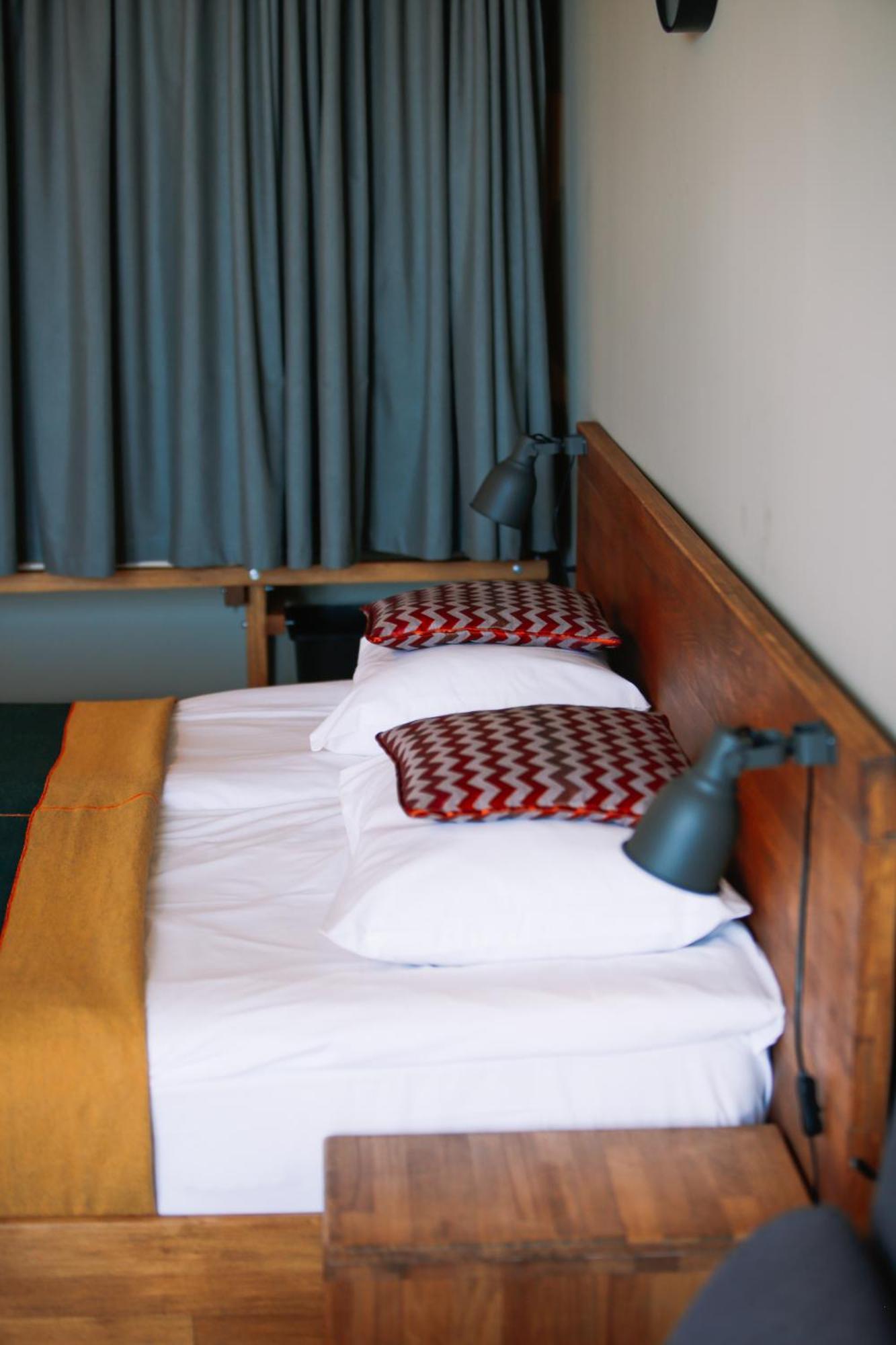 Quadrum Hotel 구다우리 객실 사진